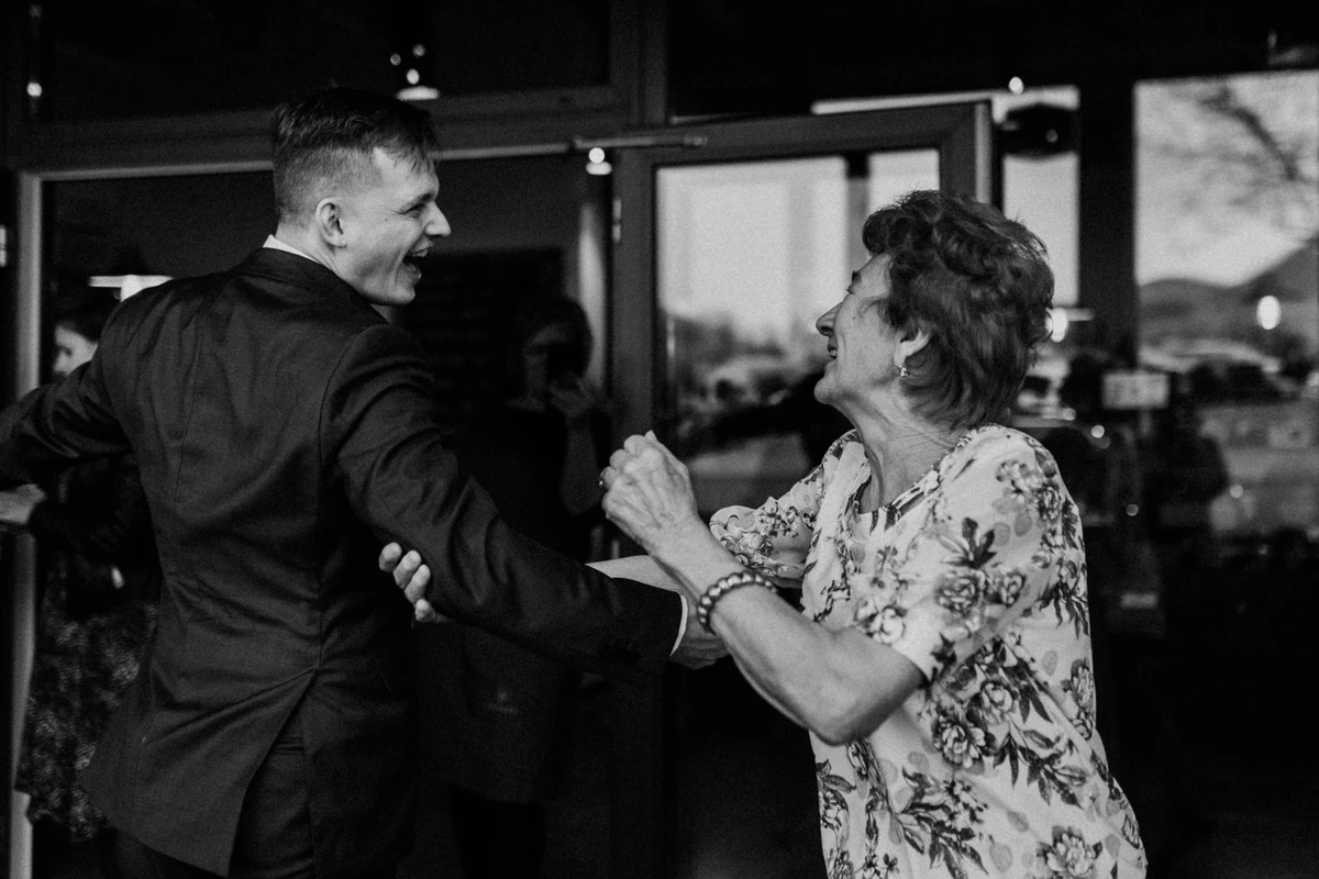 BÁRA & TOM — Svatba v Beskydech (78)